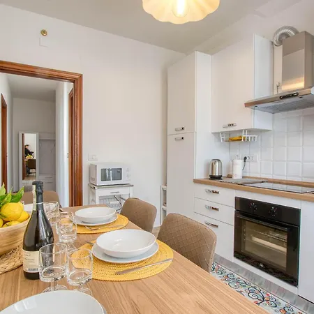 Apartman Cozy In With Wifi